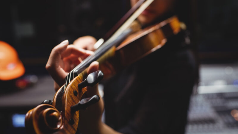 Linia samolotów LOT odmówiła zabrania skrzypiec znanego wirtuoza – cena instrumentu zaskakuje