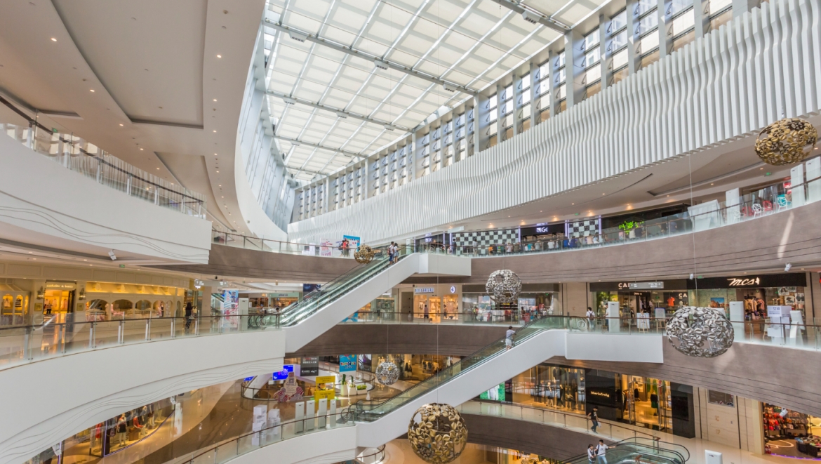 Nowy dworzec kolejowy i centrum handlowe Dekada zaczynają działalność w Koninie po 46 latach oczekiwania