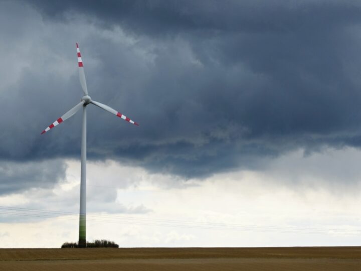 </h1>Uwaga na silne podmuchy wiatru! Alarm meteorologiczny dla regionu Wielkopolski i Konina