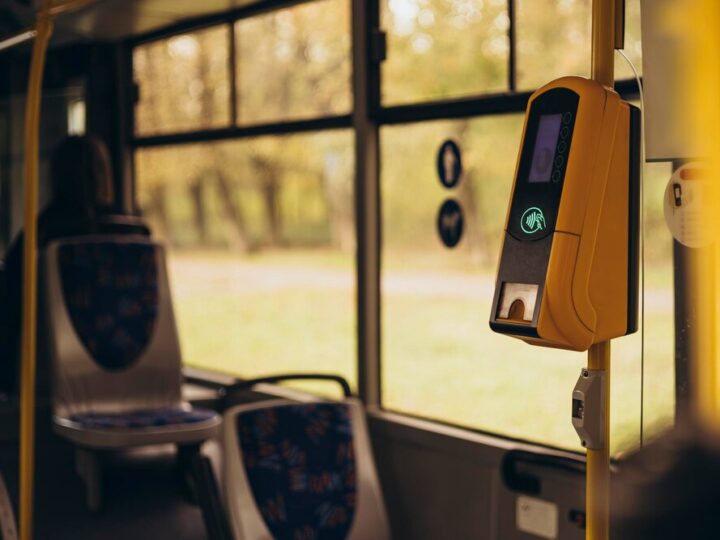 Elektryczne autobusy dla seniorów w Koninie: Nowe połączenia wkrótce!