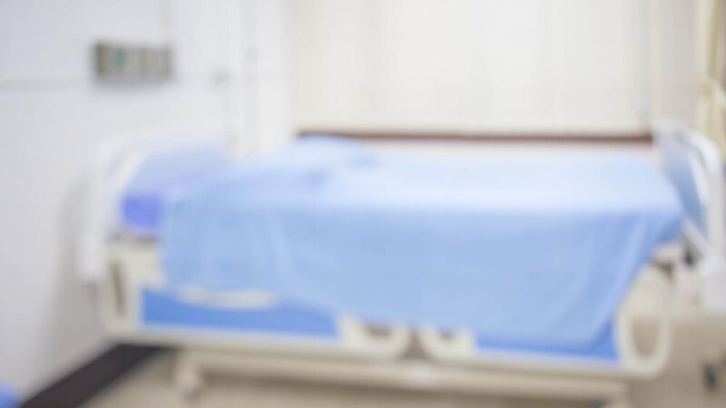 Kryzys w onkologii: Szpital w Koninie wstrzymuje przyjęcia, NFZ zapewnia regularne finansowanie