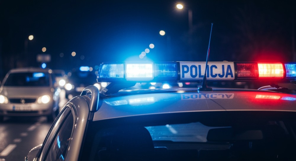 Pijany kierowca w skradzionym Audi A4 z fałszywymi tablicami zatrzymany w Koninie