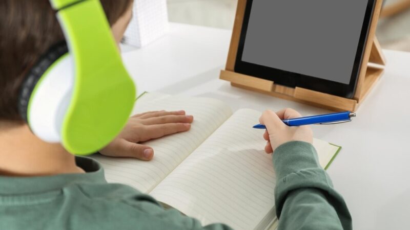 Cztery szkoły w Koninie wprowadzają innowacyjną aplikację do monitorowania samopoczucia uczniów