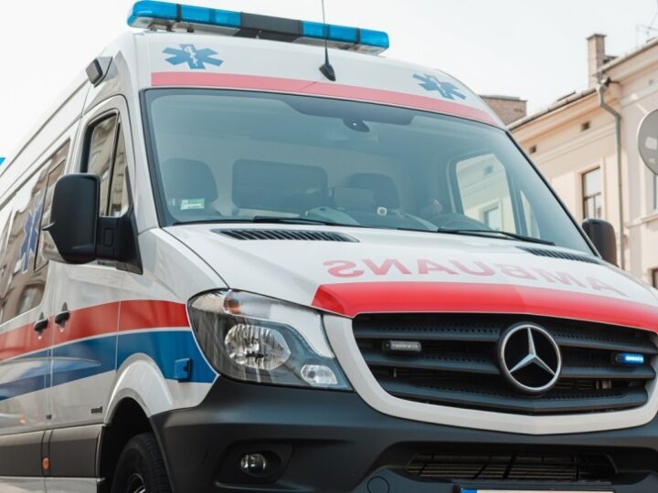 Tragedia w Helenowie: Matka i jej dwie córki zmarły w szambie