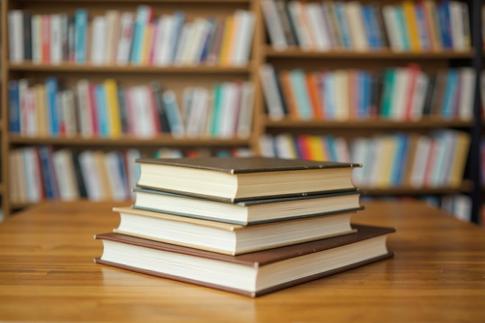 Literackie nowości czekają na Ciebie w Miejskiej Bibliotece!