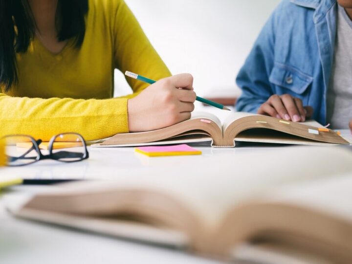 Stypendia Wójta dla 80 uczniów w Starym Mieście z okazji Dnia Edukacji Narodowej
