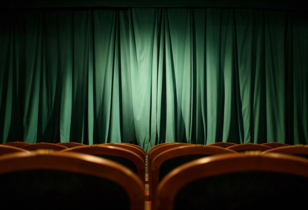 Świąteczna przygoda dla dzieci: wyjazd do Teatru Animacji na „Bombkę z Gwiazdką”