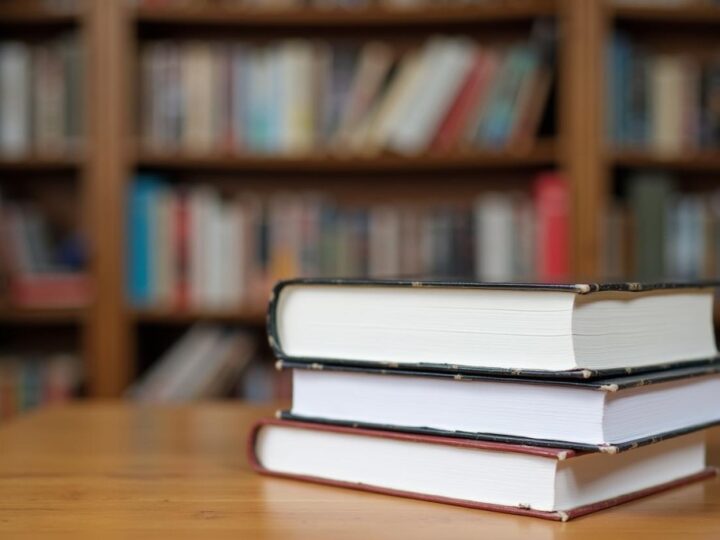 Nowe tytuły w Filii „Chorzeń” – odkryj świeże pozycje w bibliotece!