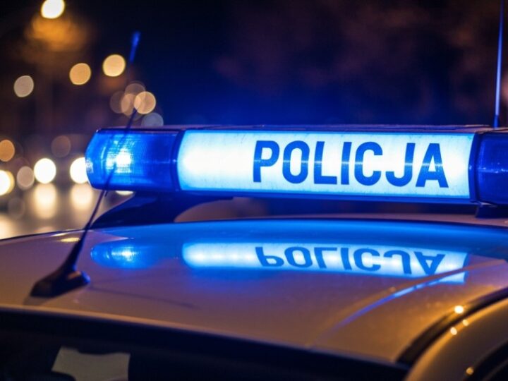 Pierwszy śnieg i mróz: kluczowe wskazówki dla kierowców i pieszych na trudne warunki drogowe