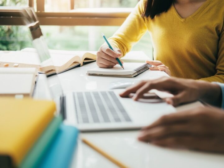 Uczniowie z Rzgowa odkrywają historię książki w Filii „Starówka”