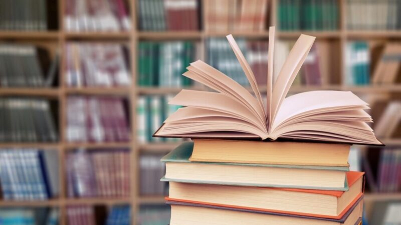 Haftowanie w bibliotece: pasja łącząca pokolenia