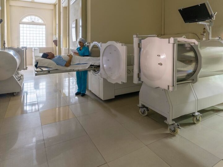 Pilates dla 60+: Wzmacniające i relaksujące zajęcia przy muzyce w nowym roku