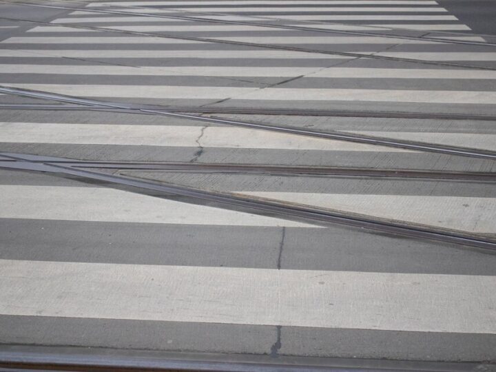 Policja intensyfikuje kontrole dla ochrony pieszych i rowerzystów