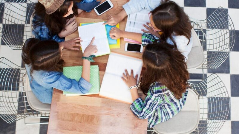 Młodzież z Konina w obiektywie: kreatywne warsztaty fotograficzne w II LO