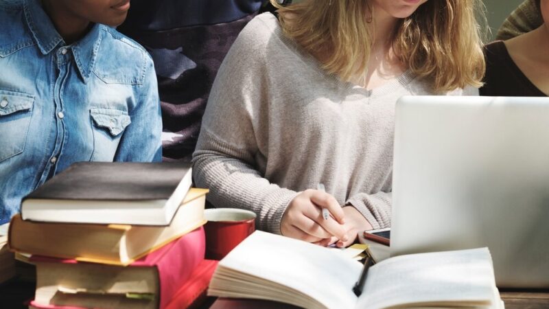 Pilates dla seniorów: lepsza postawa, samopoczucie i energia!