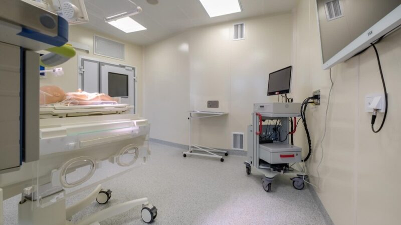 Policjanci w Ślesinie uczą dzieci, jak bezpiecznie spędzać ferie zimowe