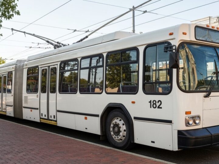 Elektryczny autobus dla seniorów w Koninie – nowa era komunikacji dla mieszkańców!