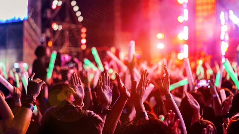 Spięty na szczycie! Jego album „Full H.D.” liderem OLiS