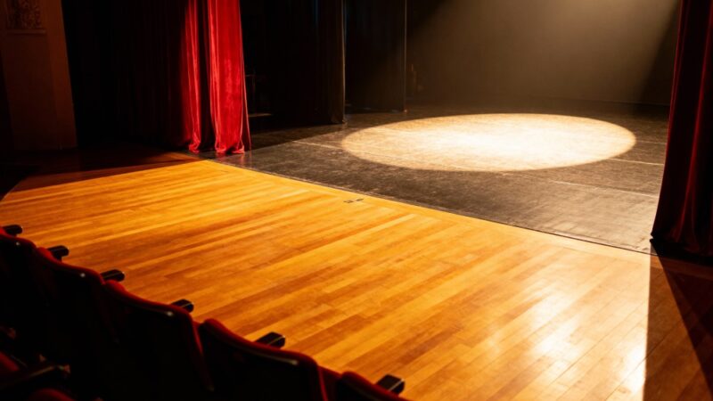 Wajda i Nowa Fala: Młodzieńcze uczucia w „Niewinnych czarodziejach