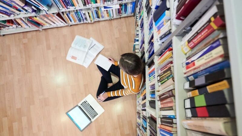 Młodzi w Rychwale uczą się krytycznego myślenia i walki z dezinformacją