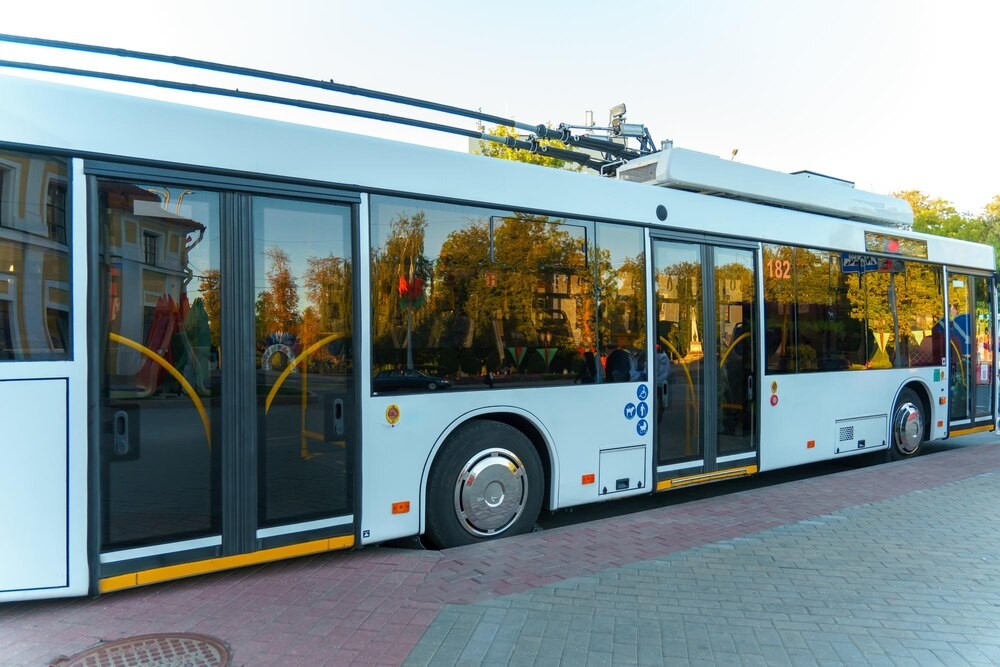 Konin inwestuje w przyszłość: nowe elektryczne autobusy w MZK