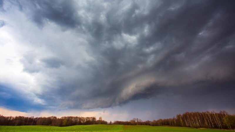 Ostrzeżenia meteorologiczne: ekstremalne upały i burze nadchodzą!