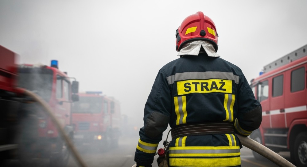Pożar auta na Trasie Bursztynowej w Koninie: strażacy szybko w akcji