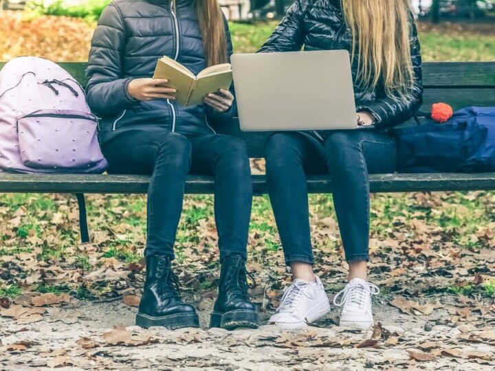 Kreatywne wakacje w Krzymowie: Biblioteka zaprasza dzieci do zabawy i nauki