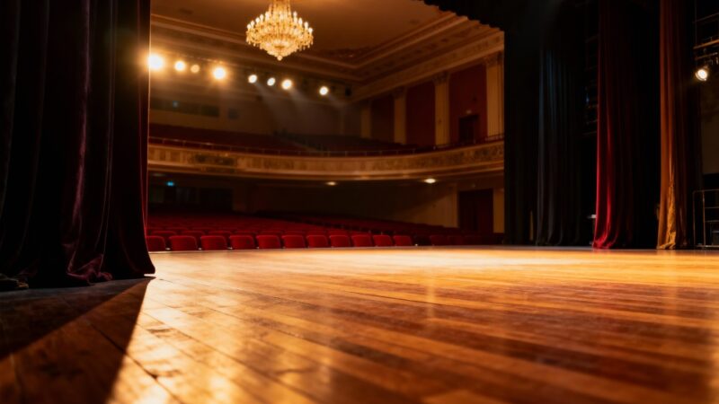 Scena Konin zadebiutowała spektaklem „Pętla” – mocne wejście w świat teatru!