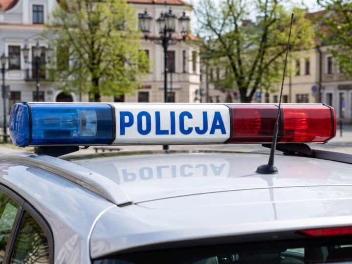 Wszystkich Świętych: policja przypomina o bezpieczeństwie na cmentarzach i w tłumie