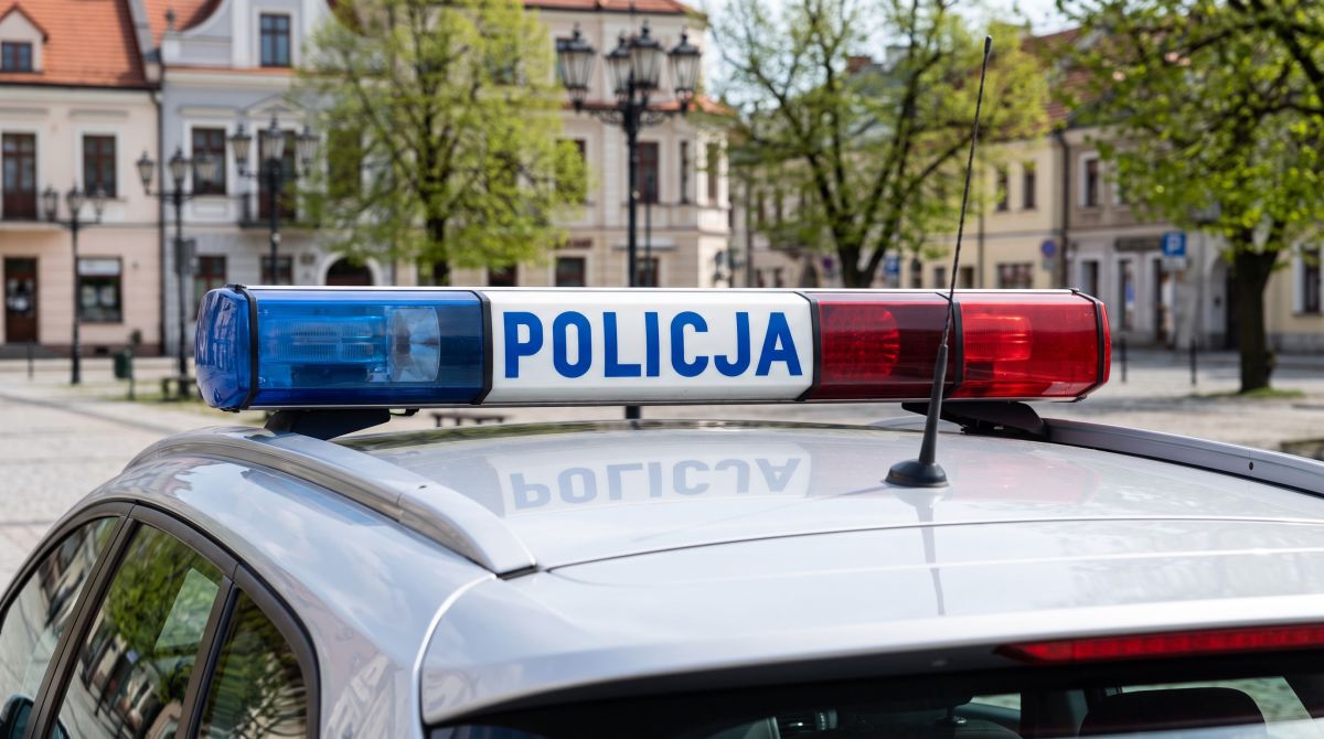 Wszystkich Świętych: policja przypomina o bezpieczeństwie na cmentarzach i w tłumie